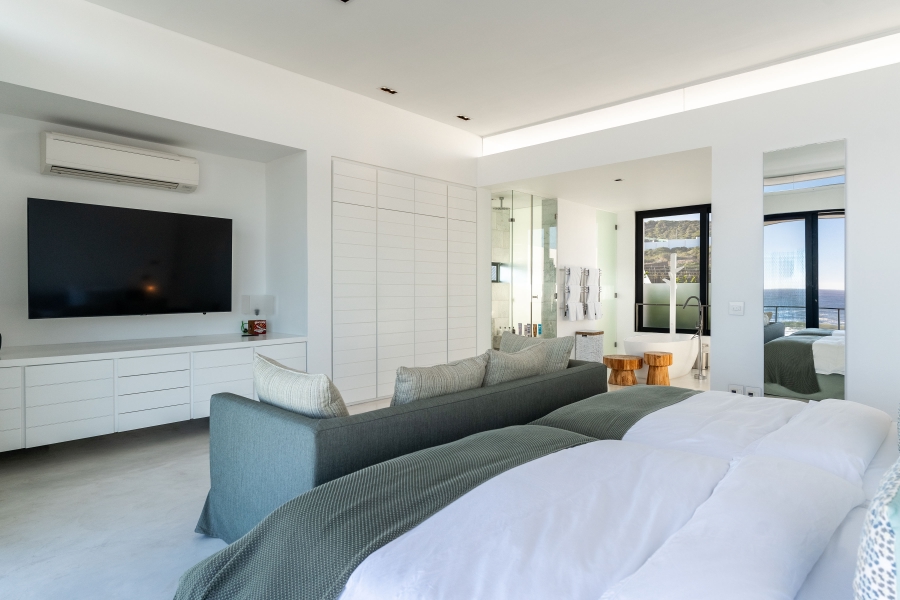 6 Bedroom Property for Sale in Yzerfontein Western Cape